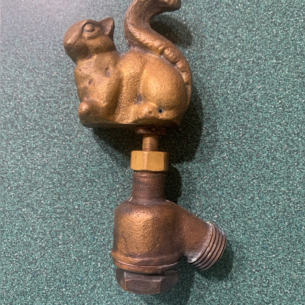 Vintage H.W. Axford Brass Squirrel Spigot Rustic Garden Faucet Decor - Picture 2 of 11